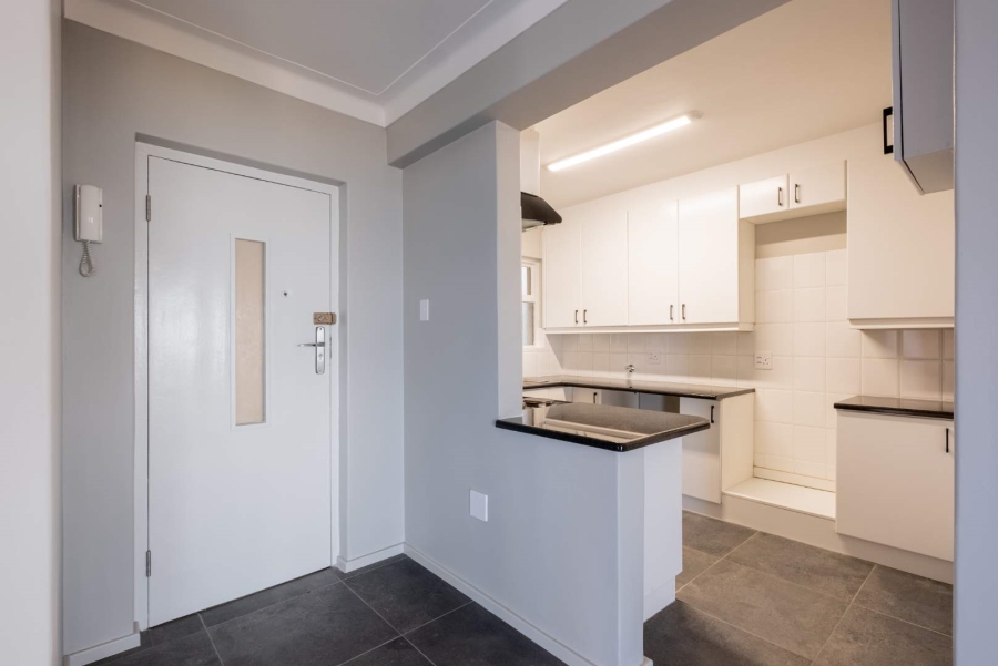 To Let 3 Bedroom Property for Rent in Mouille Point Western Cape